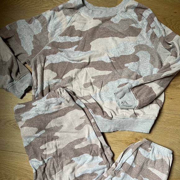 aerie Other - Aerie camo set!